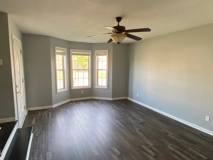 2525 Centerstone Cir, Clarksville, TN 37040 - #3