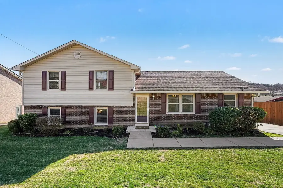 4313 Golden Hills Dr, Nashville, TN 37218 - #2