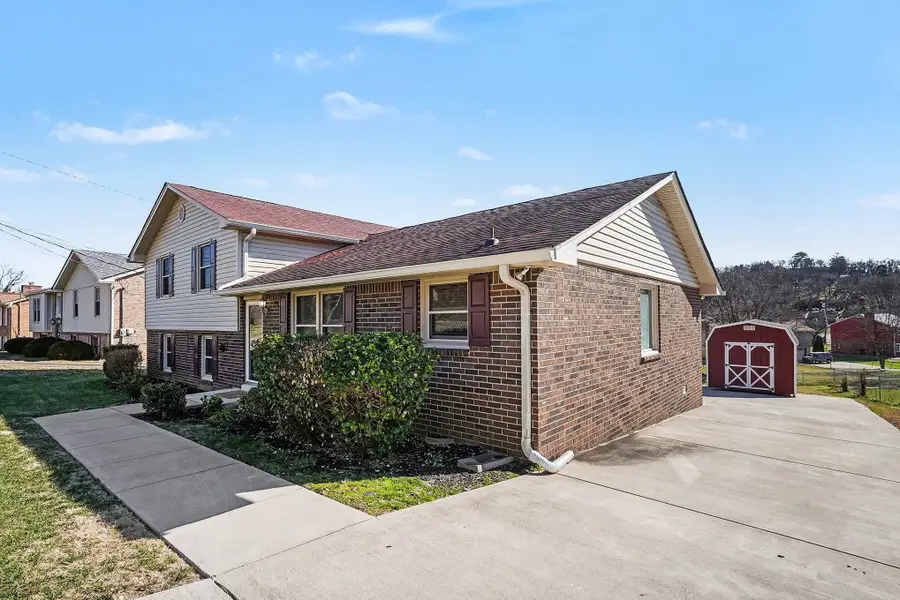 4313 Golden Hills Dr, Nashville, TN 37218 - #3