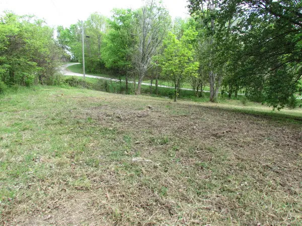 83 Nixon Ln, Watertown, TN 37184