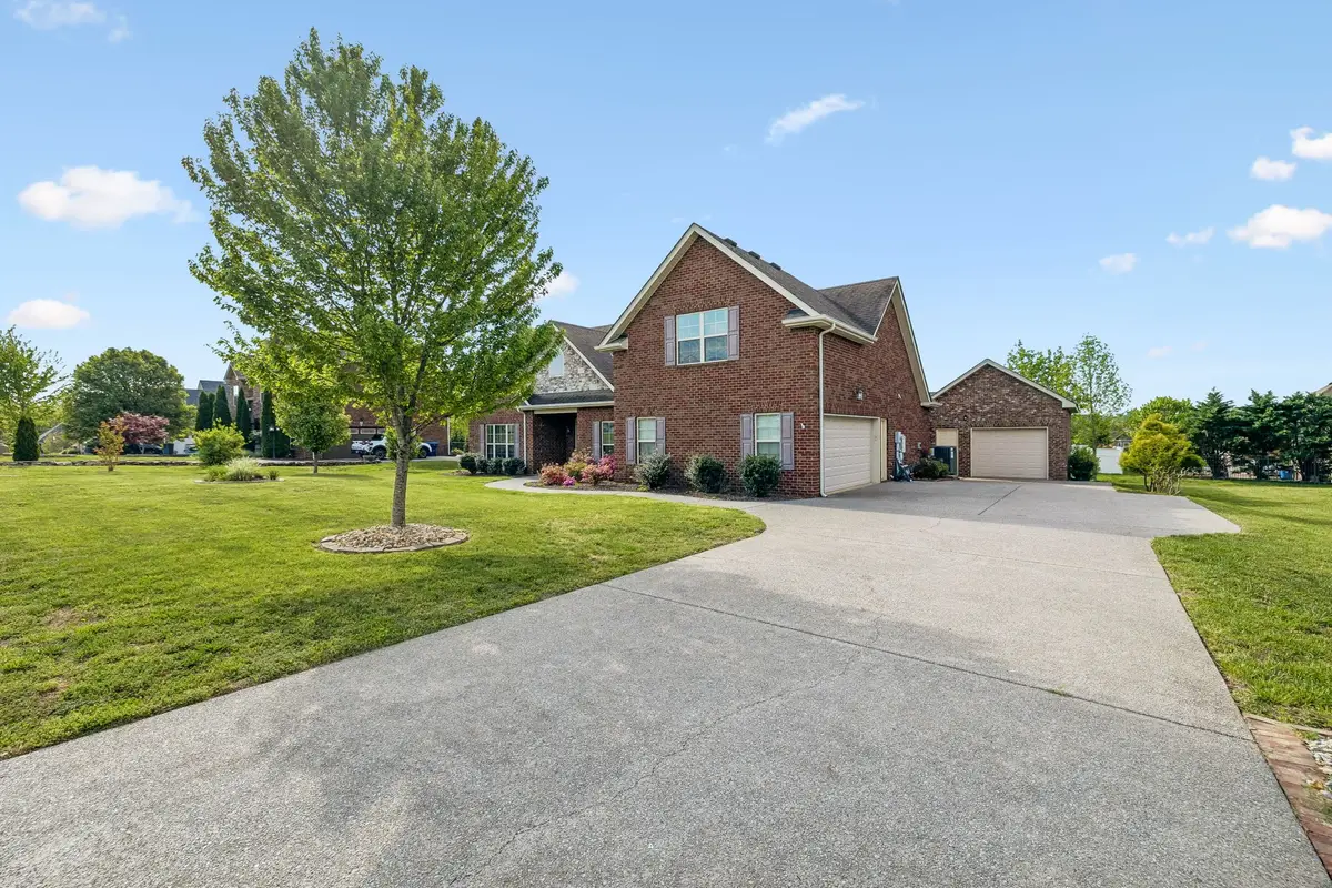 4117 Stony Point Dr, La Vergne, TN 37086 - #1