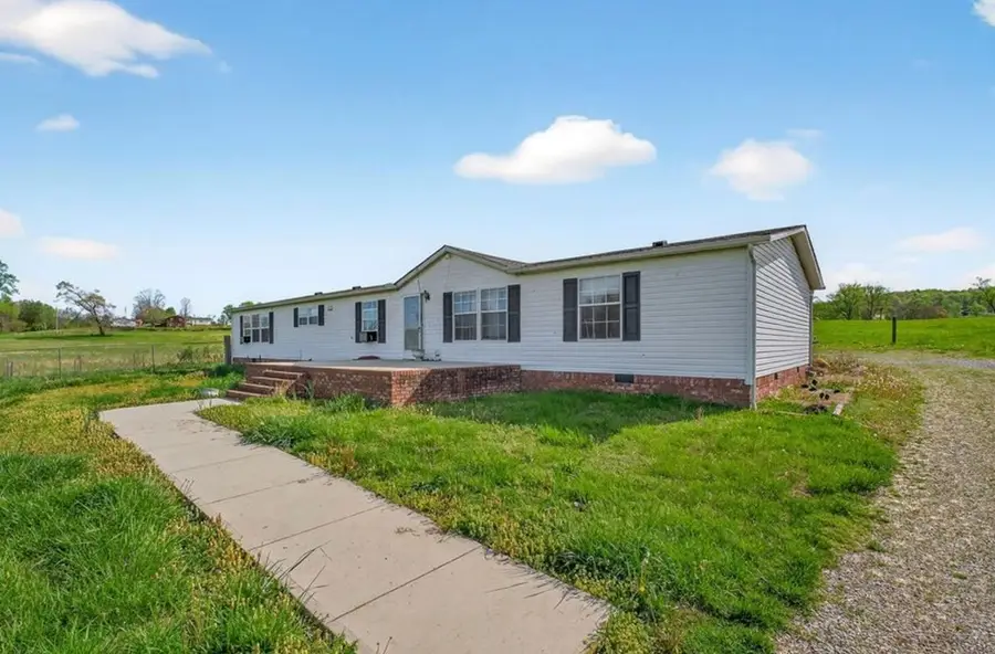 2310 Blue Springs Rd, Sparta, TN 38583 - #2