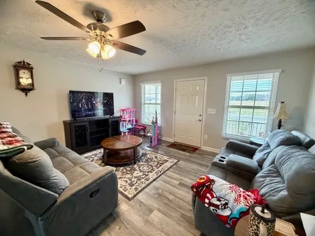 542 Aedc Lakeview Rd, Estill Springs, TN 37330 - #3