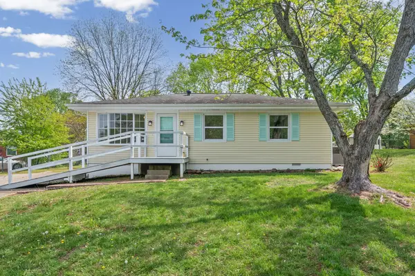 206 Crest Dr, Hopkinsville, KY 42240