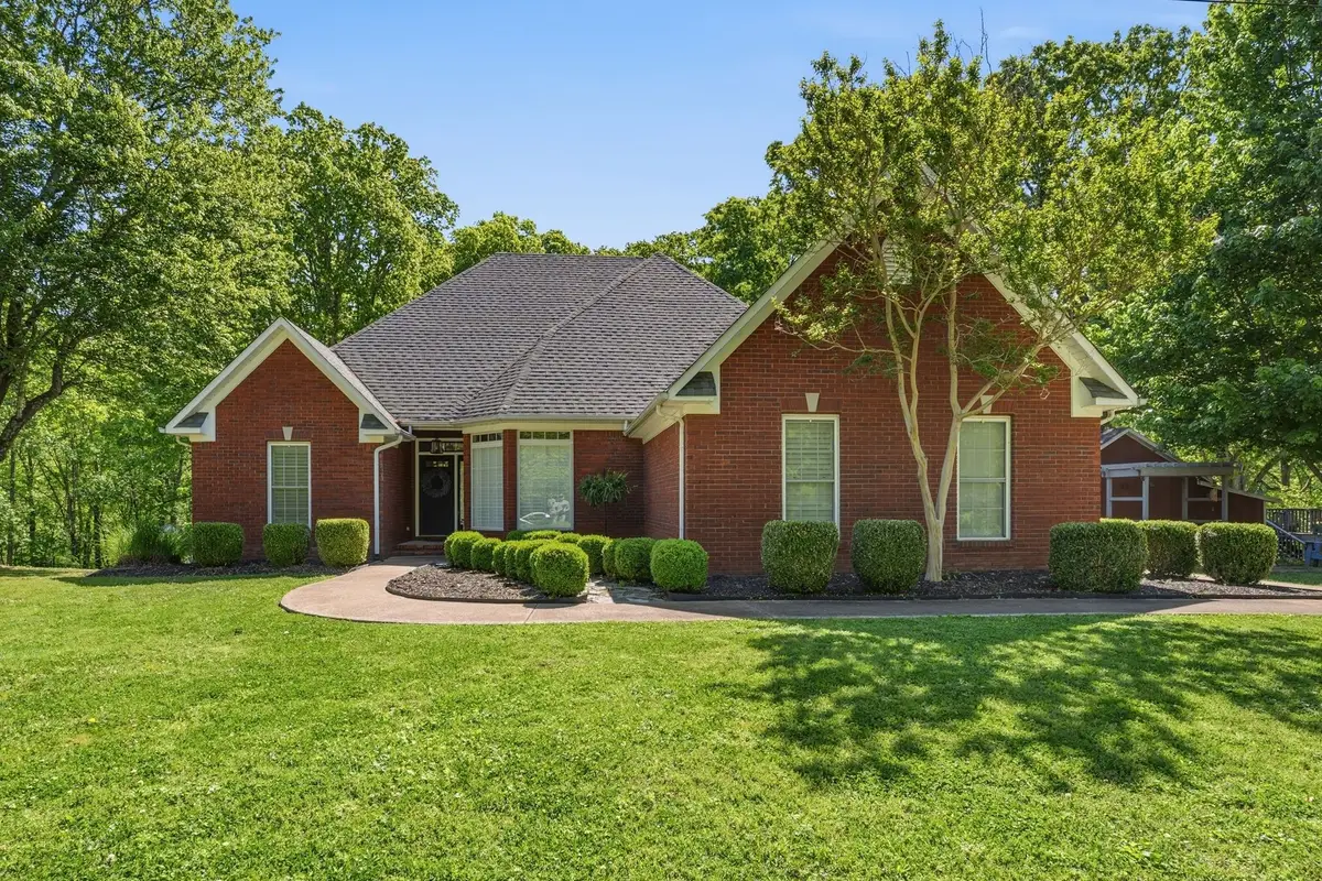 920 Hillcrest St, Lawrenceburg, TN 38464 - #1