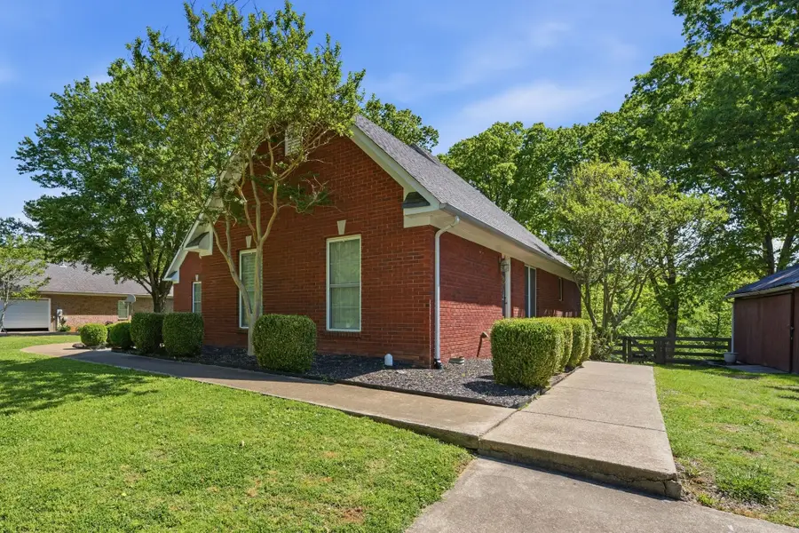 920 Hillcrest St, Lawrenceburg, TN 38464 - #3