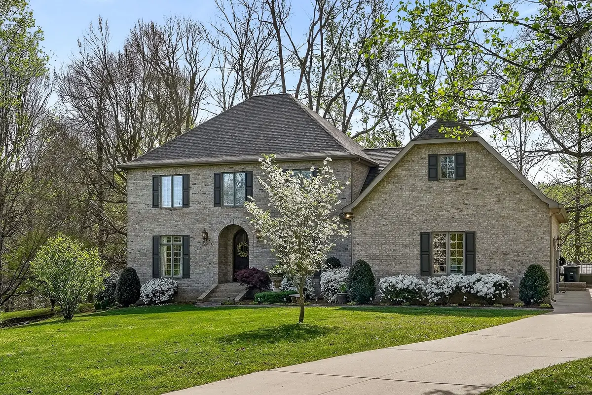 678 Oakland Dr, Sparta, TN 38583 - #1
