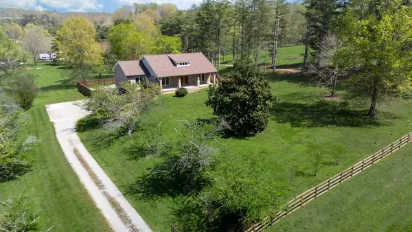 1249 White Road, Bon Aqua, TN 37025