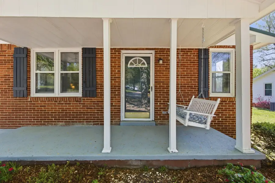 1021 Preston Dr, Burns, TN 37029 - #2
