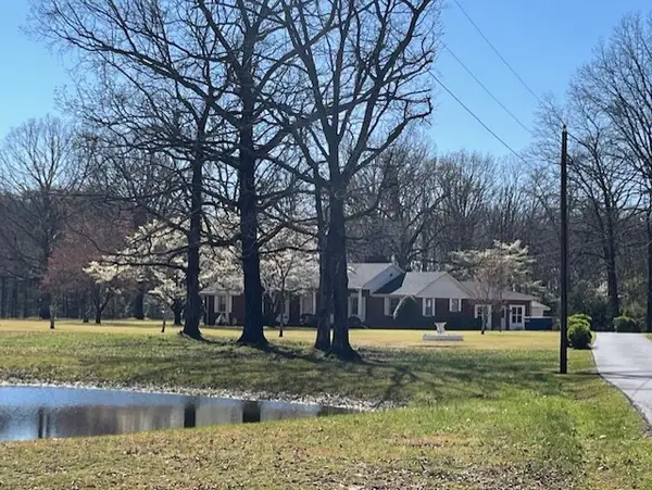 1386 Chisholm Rd, Cypress Inn, TN 38452