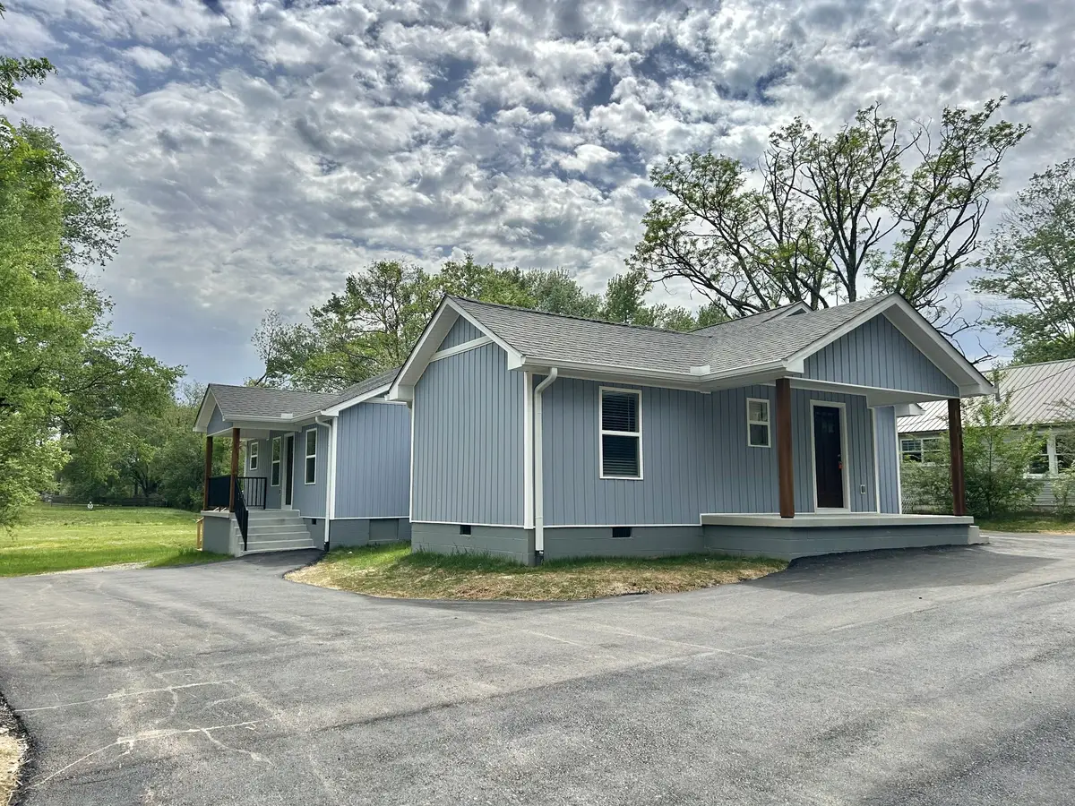 113 W Coffee St, Manchester, TN 37355 - #1