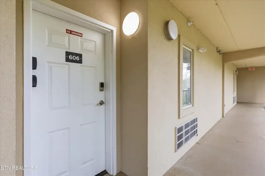 413 Baskins Creek Rd #APT 606, Gatlinburg, TN 37738 - #2