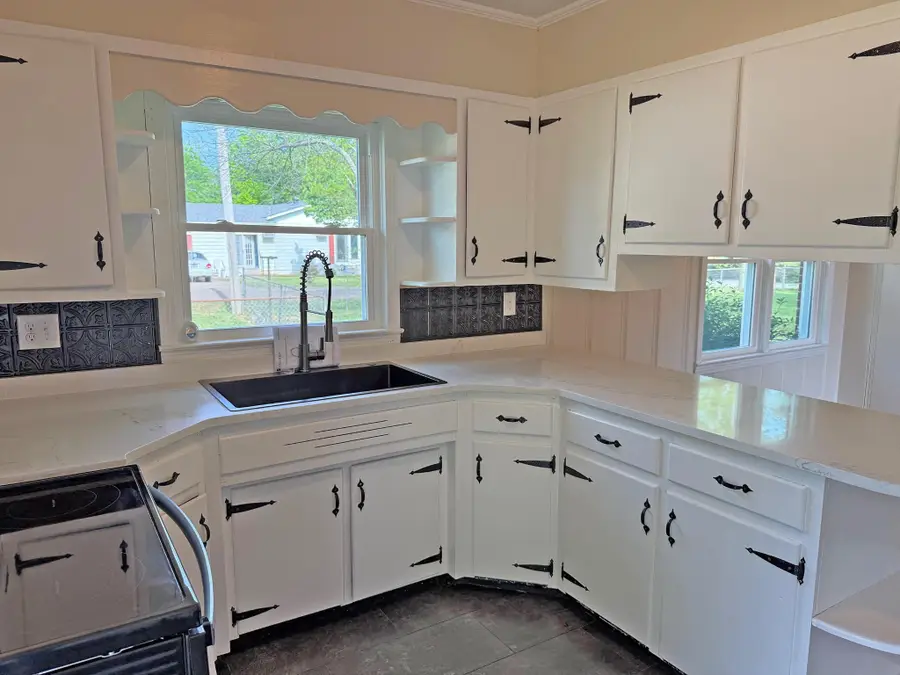 20 Daniel St, Savannah, TN 38372 - #3