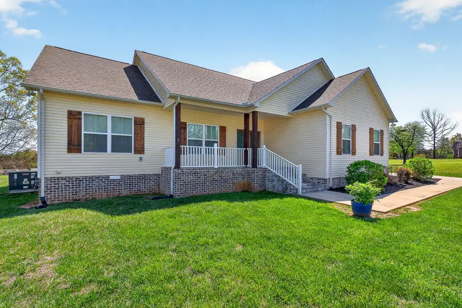 750 Honeysuckle Ln, Sparta, TN 38583 - #2