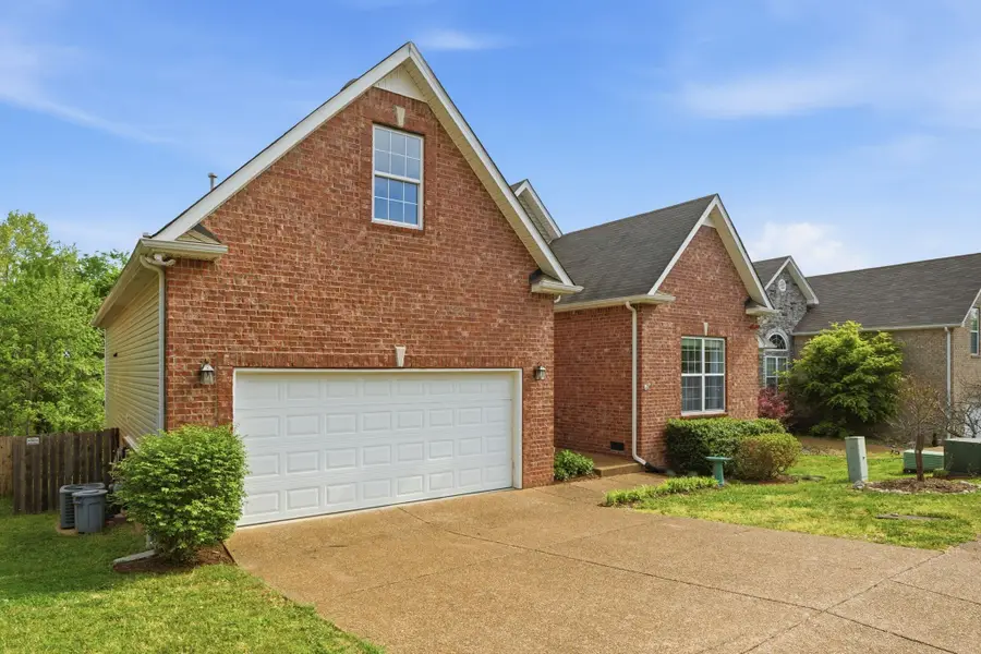 260 Sundown Dr, Antioch, TN 37013 - #2