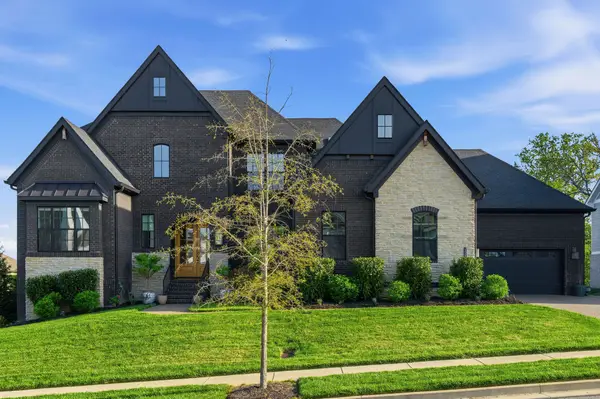 3304 Sarah Bee Ln, Thompsons Station, TN 37179