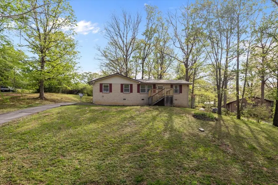 111 Bern St, Waverly, TN 37185 - #3