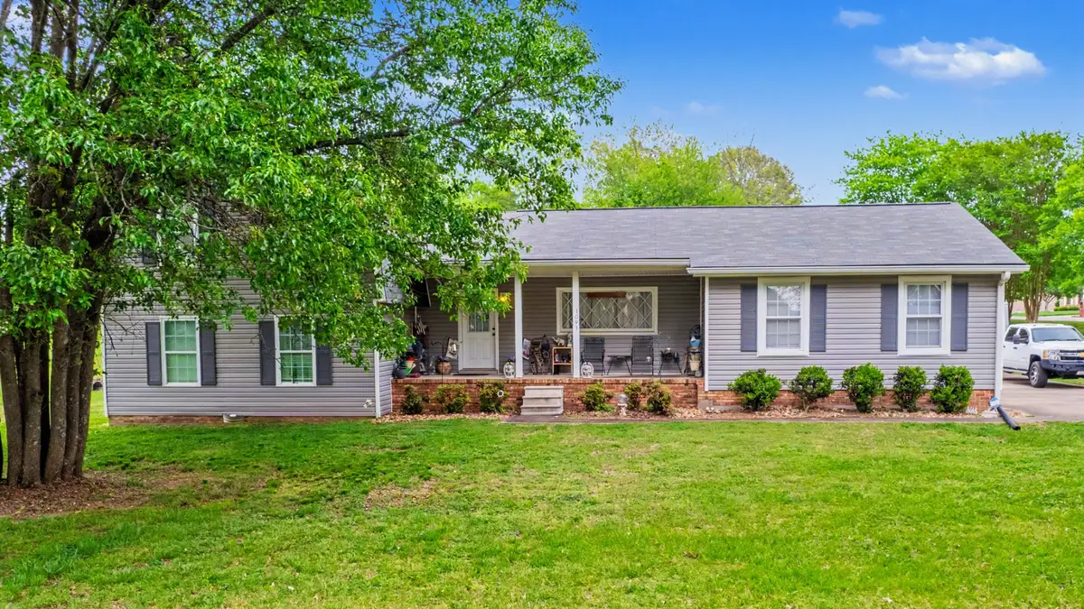 1091 Browns Ln, Gallatin, TN 37066 - #1