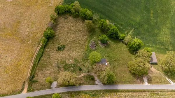 521 Revilo Rd, Leoma, TN 38468