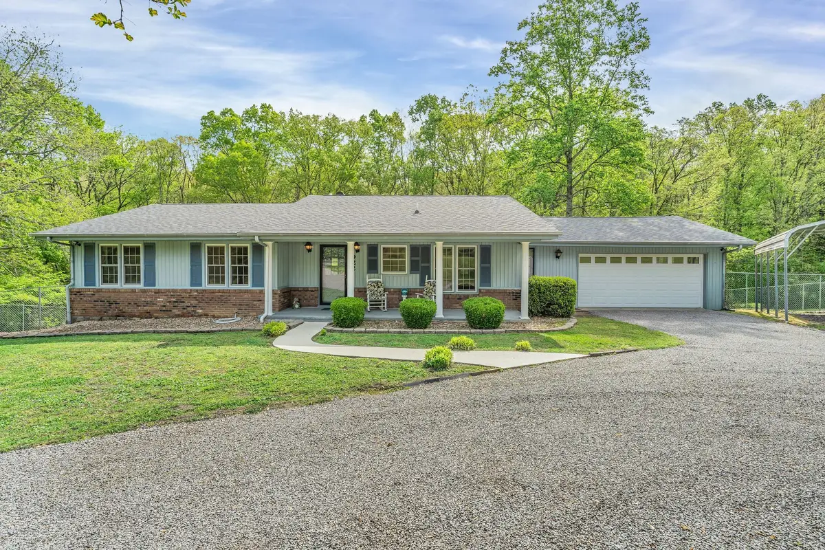 922 Hayes Rd, Lawrenceburg, TN 38464 - #1