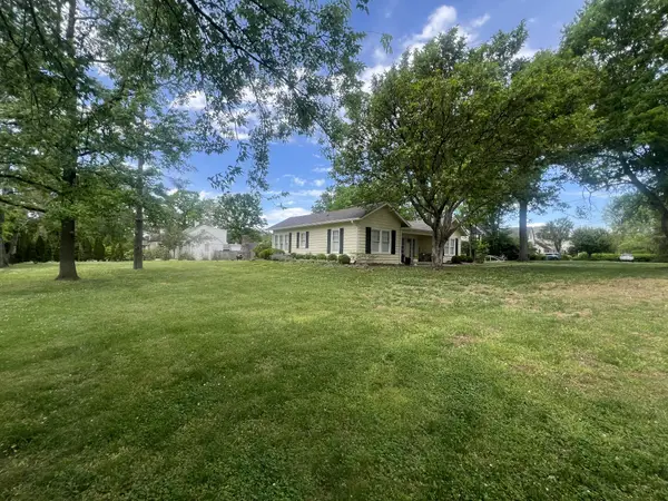 911 Estes Rd N, Nashville, TN 37215