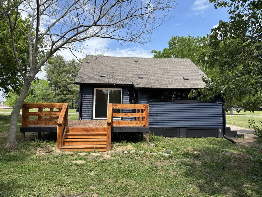 206 Wakefield Ave, Cornersville, TN 37047 - #3