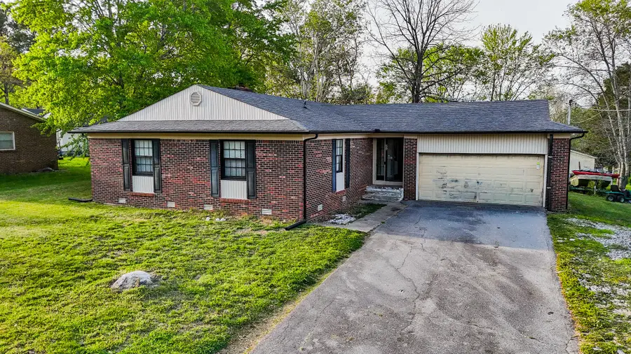 206 Hilltop Dr, Shelbyville, TN 37160 - #3