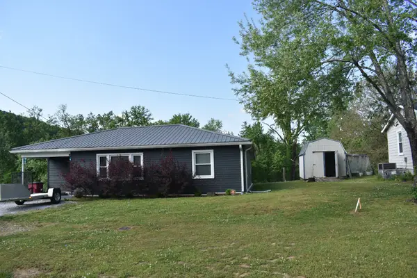 814 Upper Ferry Rd, Carthage, TN 37030