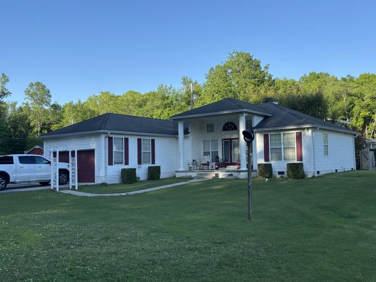 206 Dreaden St, Waverly, TN 37185 - #1