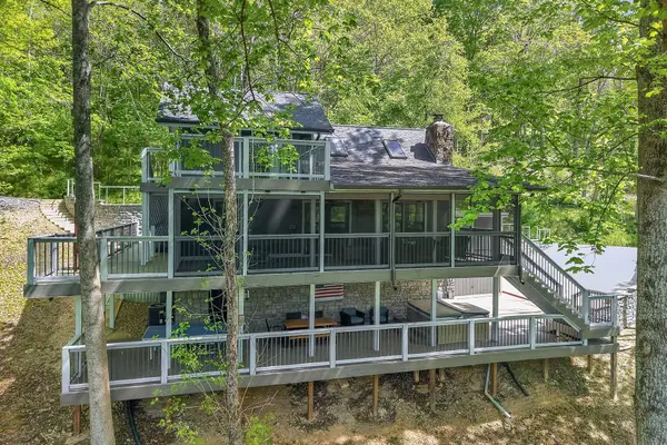 1097 Floating Mill Village Road, Silver Point, TN 38582