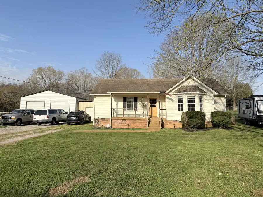 3833 Hearthstone Dr, Chapel Hill, TN 37034 - #2