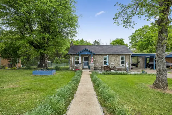 108 King Dr E, Fayetteville, TN 37334