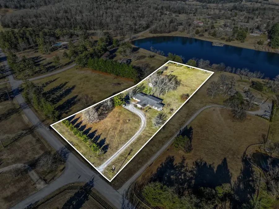 1020 Bunker Hill Dr, Arrington, TN 37014 - #2