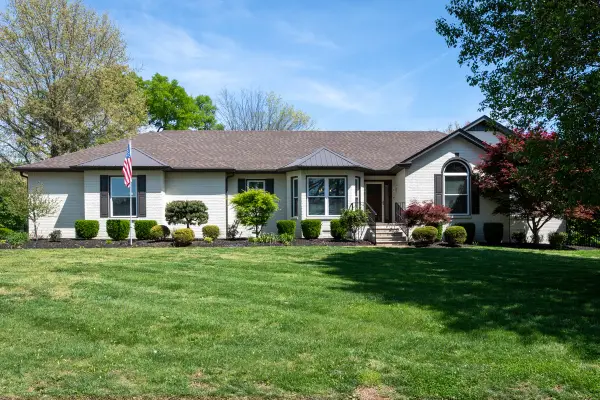 1051 Westbrook Dr, Gallatin, TN 37066