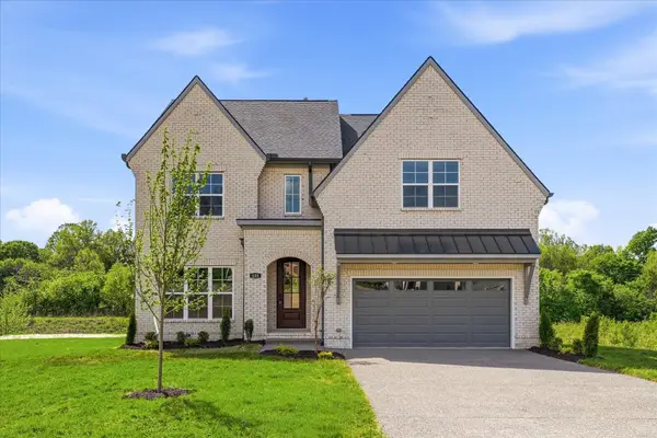 135 Stewarts Landing Dr, Mount Juliet, TN 37122