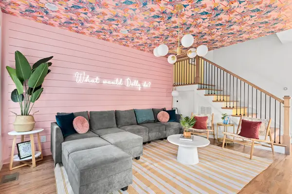 909 19th Ave N, Nashville, TN 37208