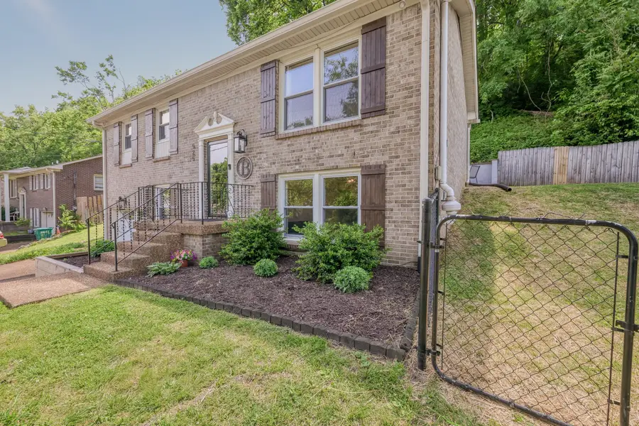 525 Holt Valley Rd, Nashville, TN 37221 - #3