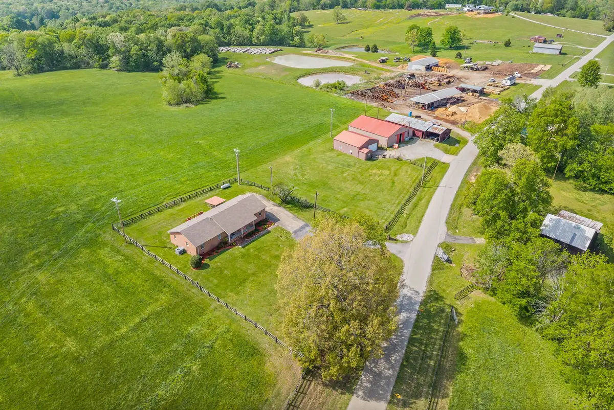 5005 Harmony Grove Rd, Hopkinsville, KY 42240 - #1