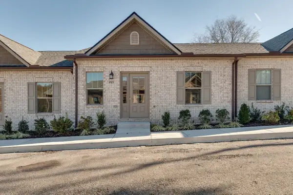 205 Bancroft Ml, Columbia, TN 38401