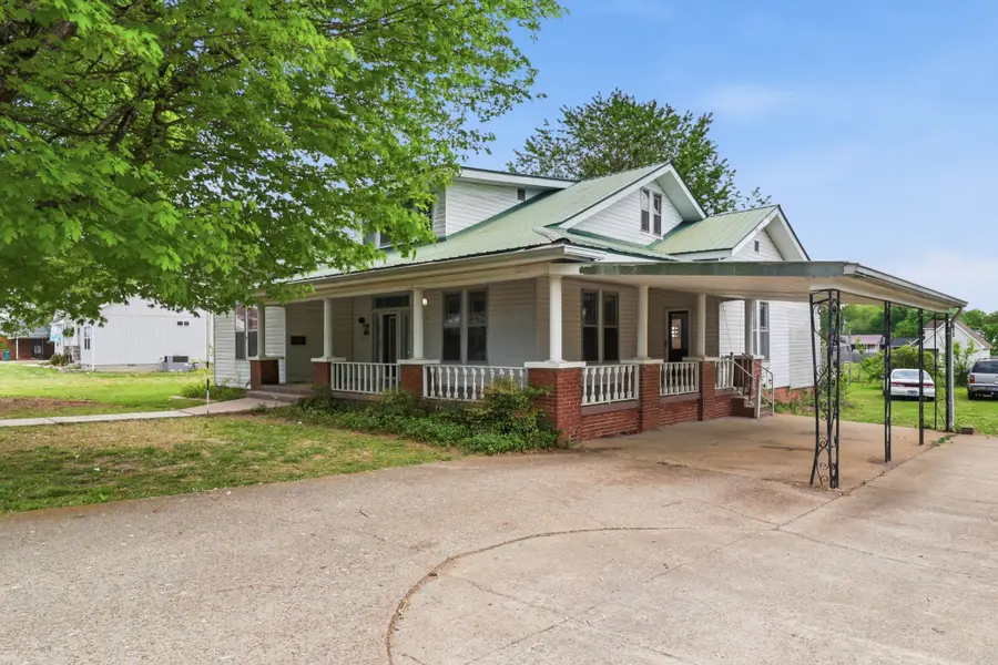 314 Melrose St, McEwen, TN 37101 - #2