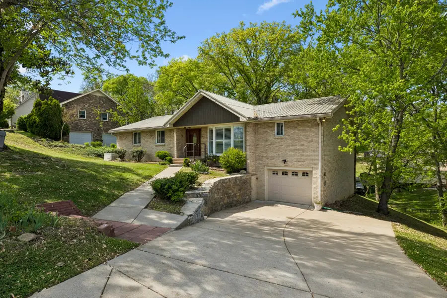 505 Foothill Dr, Nashville, TN 37217 - #2