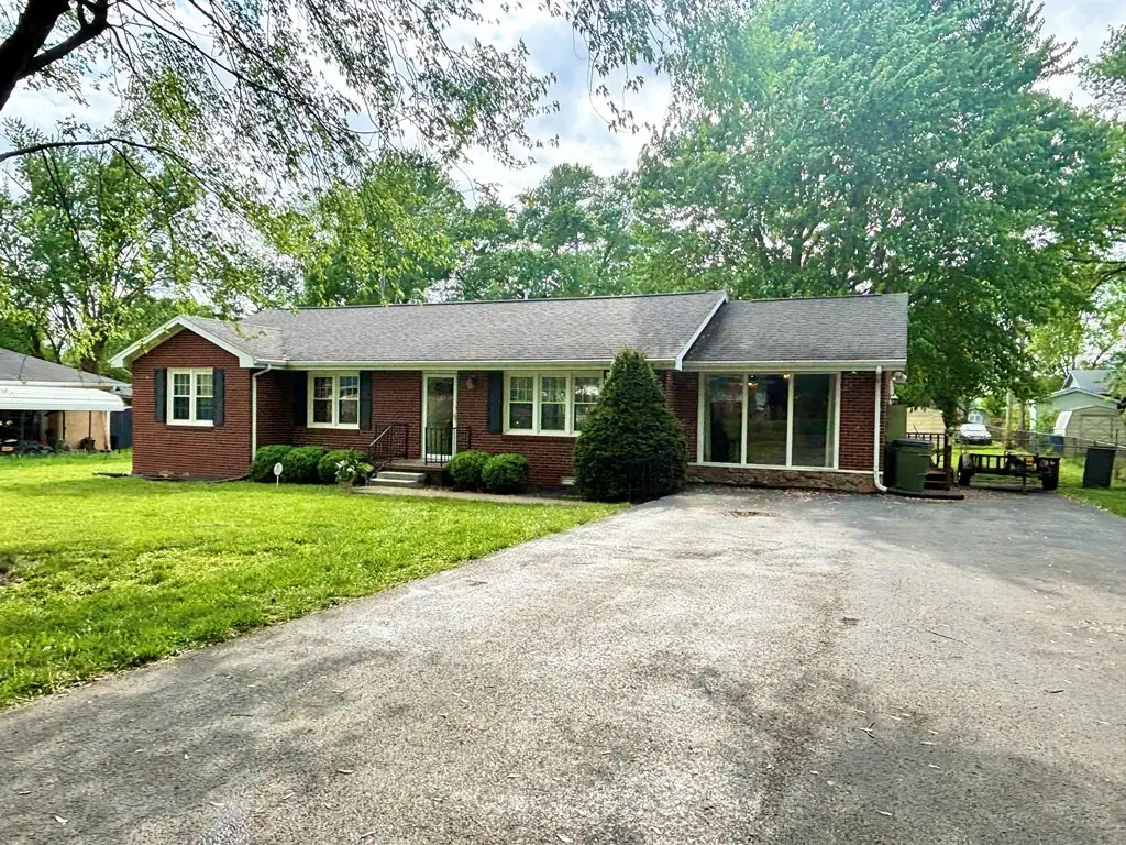 417 Wayne Dr, Hopkinsville, KY 42240 - #1