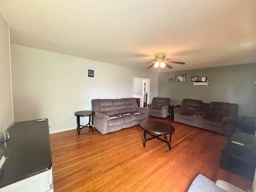 417 Wayne Dr, Hopkinsville, KY 42240 - #3