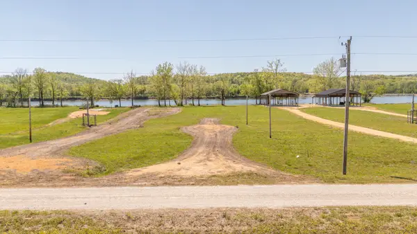 461 Hardin Bottom Rd, Clifton, TN 38425