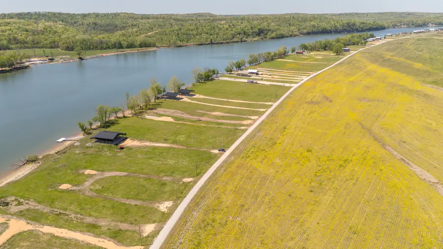 461 Hardin Bottom Rd, Clifton, TN 38425 - #2