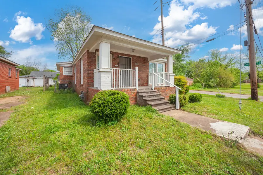 221 Burton St, Jackson, TN 38301 - #3