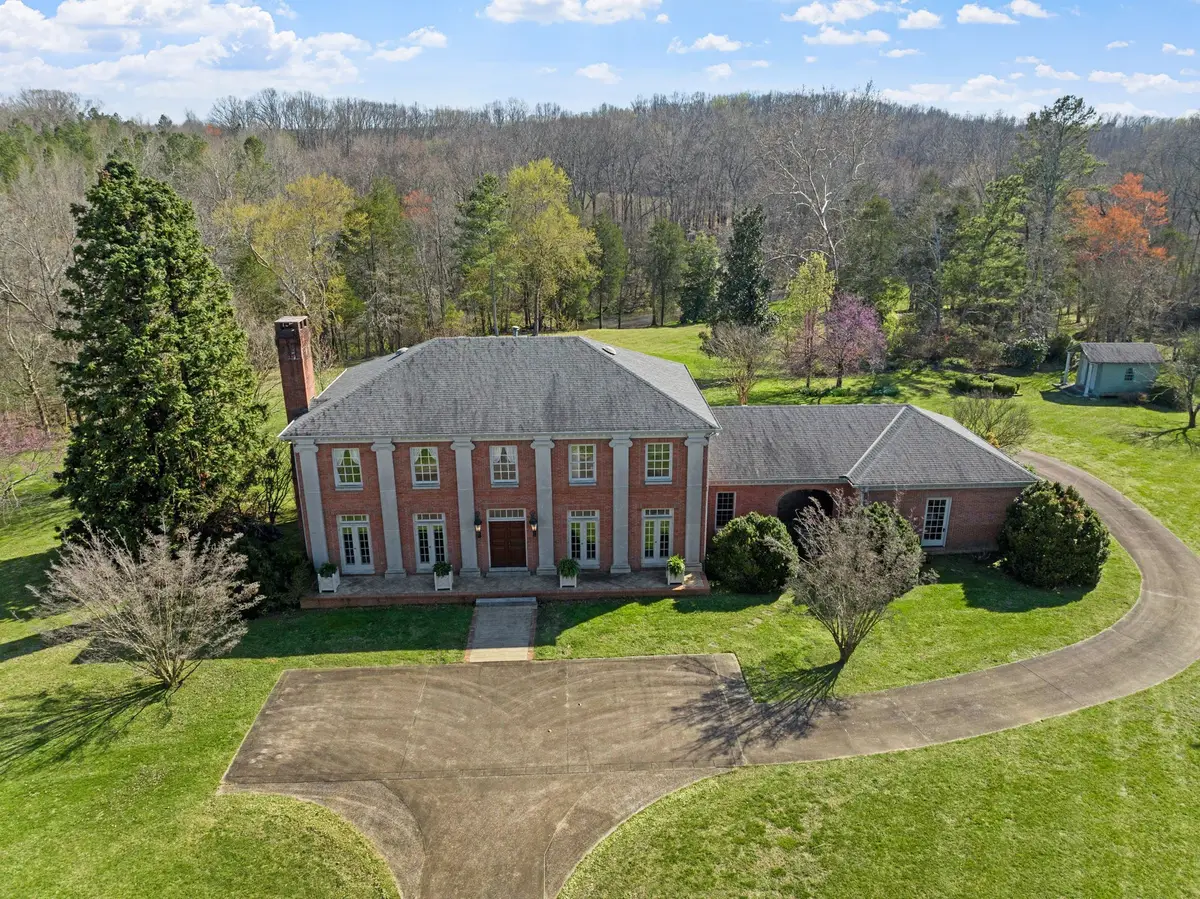 1099 E Gaines St, Lawrenceburg, TN 38464 - #1