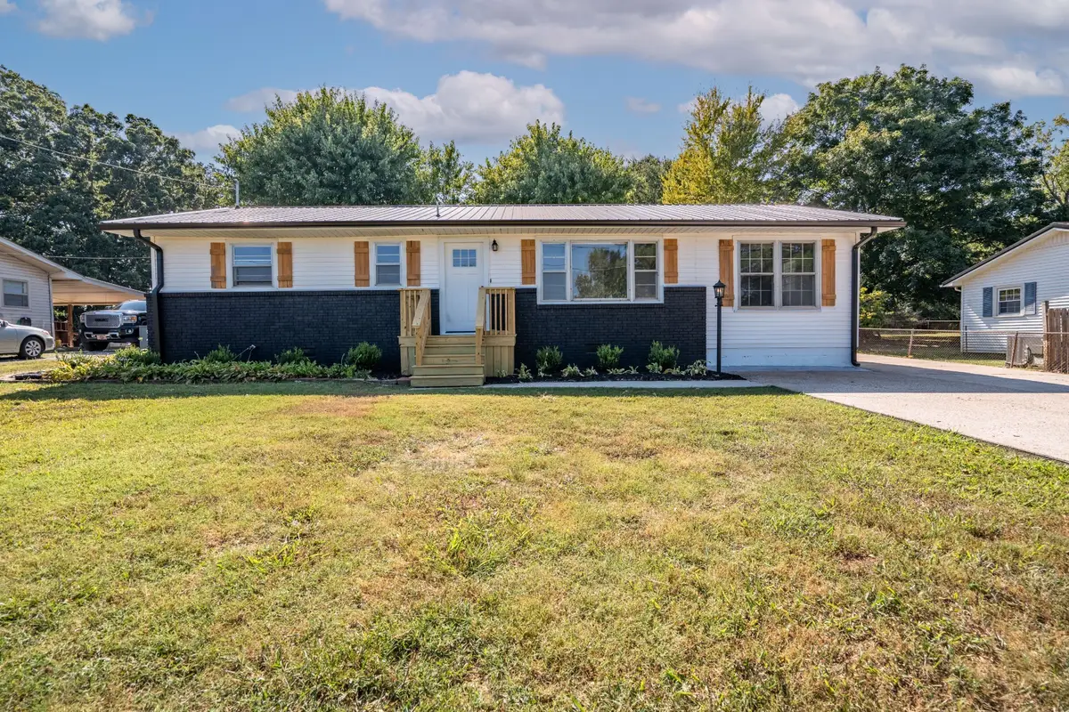 530 N Main St, Loretto, TN 38469 - #1