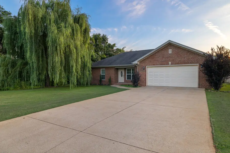 1952 Beverly Ave, Muscle Shoals, AL 35661 - #2