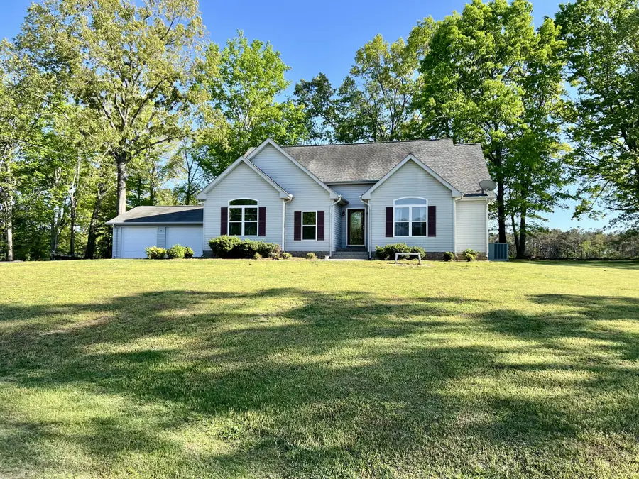302 Aubrey Ct, Burns, TN 37029 - #2